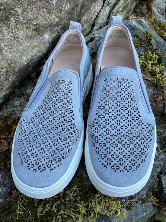 Vionic Shoes - Vionic Slip-On Perforated Sneakers in Grey Sz 6.5